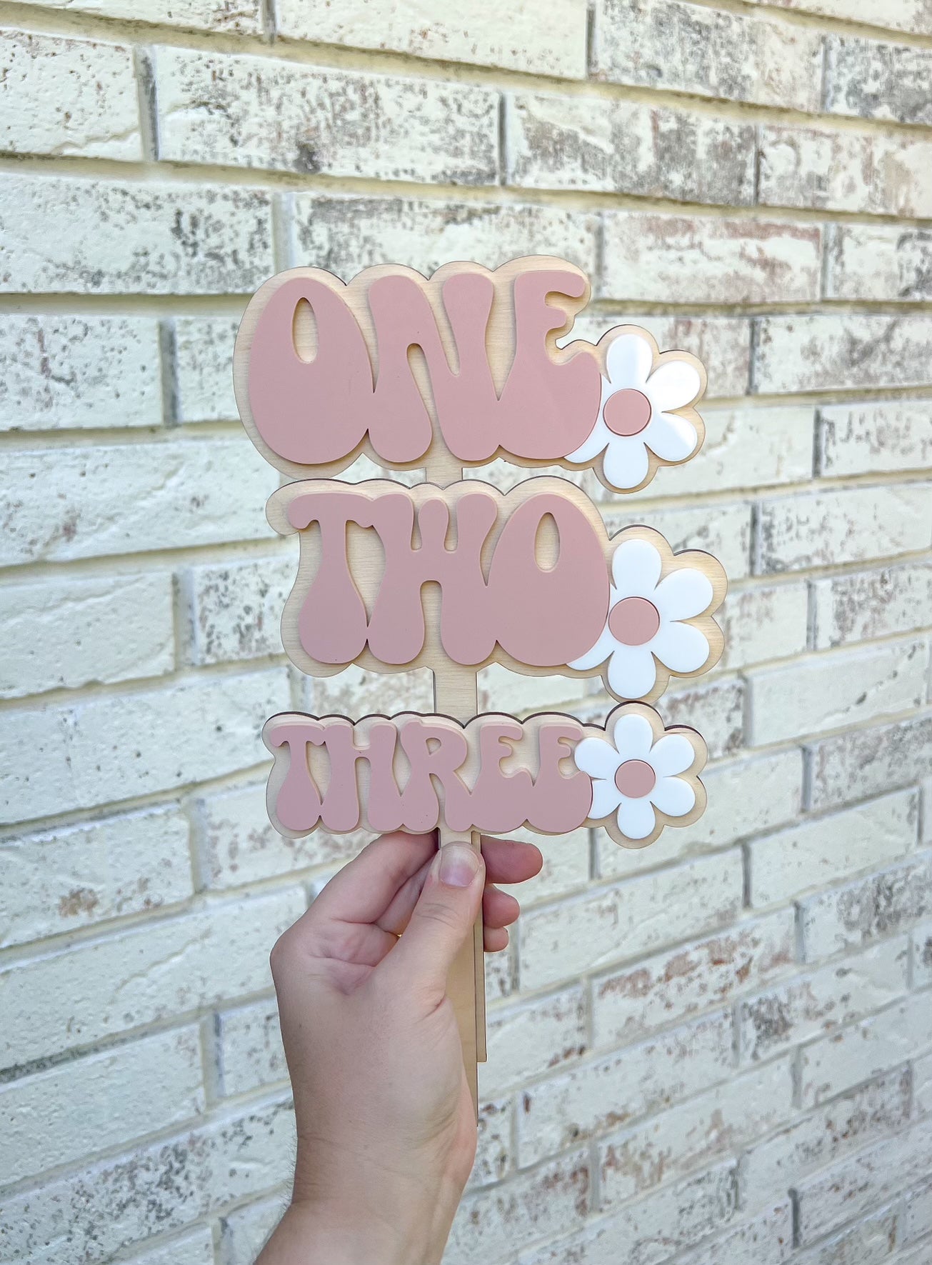 DAISY CAKE TOPPERS- ONE,TWO,THREE…