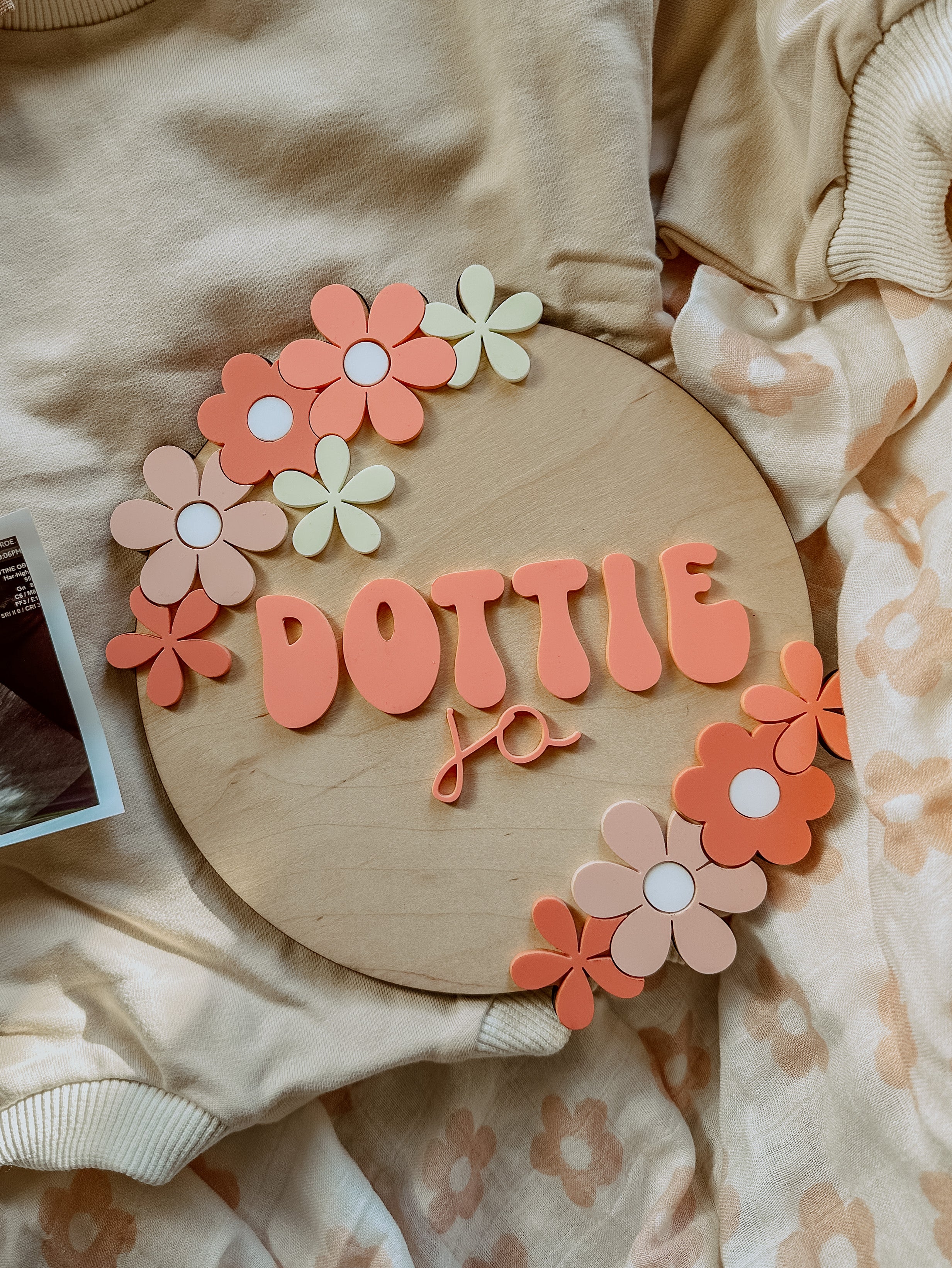 Daisy Name Round | Personalized Name Sign